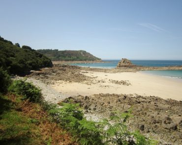 Achetez à Guimaëc, commune littorale et calme