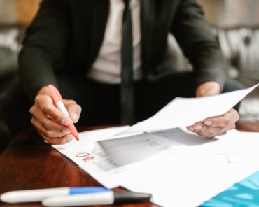 L’ANCIEN RALENTIT, LE NEUF S’ECROULE : QUE SE PASSE-T-IL SUR LE MARCHE IMMOBILIER ?