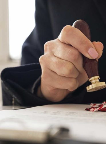 Qui paie les frais d’agence immobilière ?