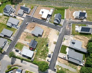 Travaux de voirie terminés dans le lotissement “Le Verger” à Ploudaniel