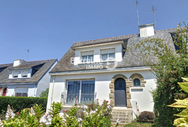 A VENDRE LORIENT LE MANIO MAISON T5 DES ANNEES 70 SUR SOUS SOL COMPLET TERRAIN DE 330M²