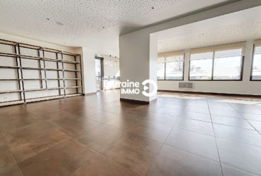 MURS COMMERCIAUX 129 M² AVEC TERRASSE ET REMISE + APPARTEMENT T3 67 M² CROZON