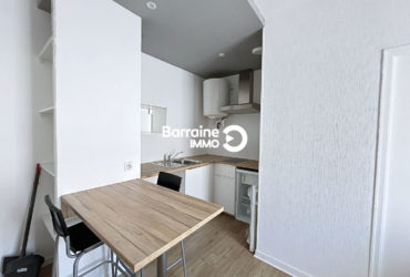 LOCATION BREST  SAINT MICHEL  STUDIO AVEC PRET DE MEUBLES  18.24M²  1ER ETAGE  REFAIT A NEUF