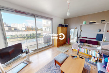 A VENDRE APPARTEMENT T1 – LE BOT – LOCATAIRE EN PLACE – BALCON – ASCENSEUR