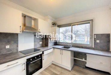 LOCATION BREST APPARTEMENT  T4 DEUX CHAMBRES 76 M² REFAIT A NEUF