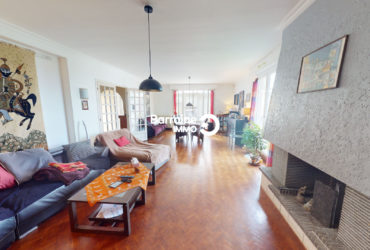 A VENDRE BREST LE VIEUX BERGOT MAISON D’HABITATION 172 M² HABITABLES SOUS-SOL COMPLET 90 M²