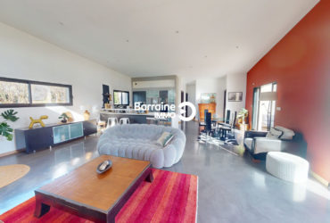 GUIPAVAS – LE DOUVEZ : maison F7 de Plain-pied (164 m²) en vente – Jardin 1284 m²
