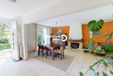 EXCLUSIVITE A VENDRE  PLOUGASTEL-DAOULAS   MAISON T6  4 CHAMBRES  TERRAIN DE 800M²   DOUBLE GARAGE.