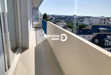 LORIENT SUD – APPARTEMENT T3 de 71m² ASCENSEUR BALCON VUE DEGAGEE ET PARKING EN SOUS SOL