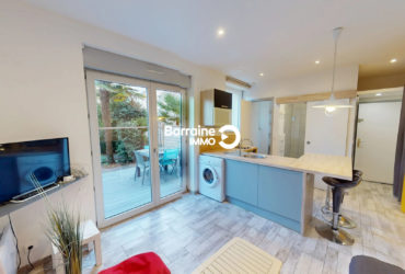 LORIENT STUDIO RENOVE de 22m² ET VENDU MEUBLE EN REZ DE JARDIN AVEC TERRASSE