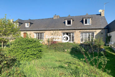 QUEVEN AUX PORTES DE  LORIENT – LONGERE de 120m² NON MITOYENNE – TERRAIN de 930m² GARAGE