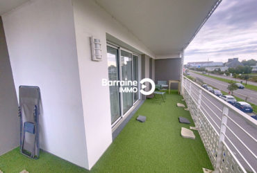 A VENDRE – HENNEBONT – APPARTEMENT T3 de 67m² T BALCON de 17m² STATIONNEMENT EN SOUS-SOL