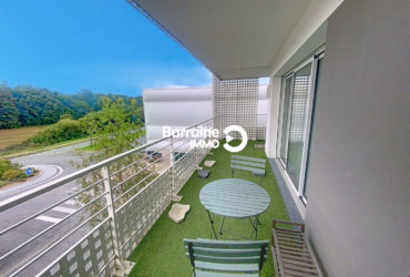 A VENDRE – HENNEBONT – APPARTEMENT T3 de 67m² T BALCON de 17m² STATIONNEMENT EN SOUS-SOL