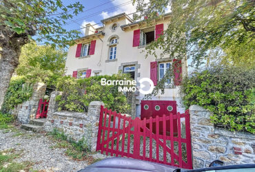 CHARME ET EMPLACEMENT RARE : Demeure de caractère à MORGAT