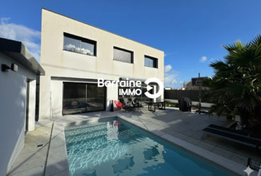 EXCLUSIVITÉ GUILERS PROXIMITÉ BREST MAISON CONTEMPORAINE 141 M² HABITABLES 4 CHAMBRES PISCINE BELLES PRESTATIONS