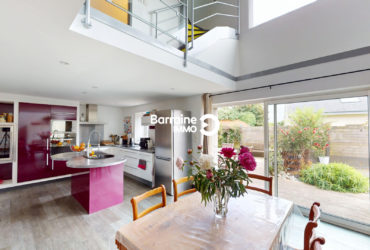 Maison Cléder 141.7 m2-CENTRE BOURG