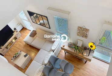 HENNEBONT CENTRE – APPARTEMENT EN DUPLEX AU DERNIER ETAGE AVEC ASCENSEUR