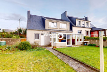 A VENDRE BARRAINE IMMO PLOUZANÉ ? SECTEUR DU DELLEC MAISON APERÇU MER AU CALME ? 120 m² ? GARAGE ? VÉRANDA ? SALLE D’EAU RDC