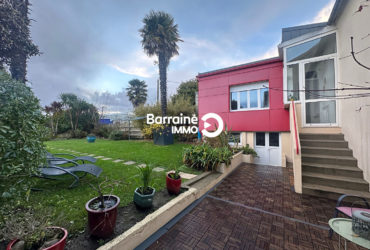 A VENDRE LE RELECQ KERHUON A 100 METRES DE LA MER MAISON DE 1938 AVEC STUDIO INDEPENDANT T5 3 CHAMBRES