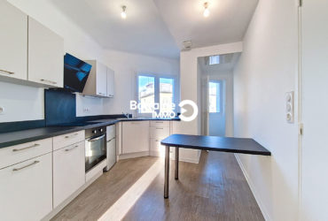 Charmant Appartement 2 Pièces à Vendre à Lorient – Dernier Étage !