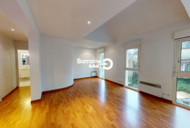 HENNEBONT CENTRE – APPARTEMENT EN DUPLEX AU DERNIER ETAGE AVEC ASCENSEUR