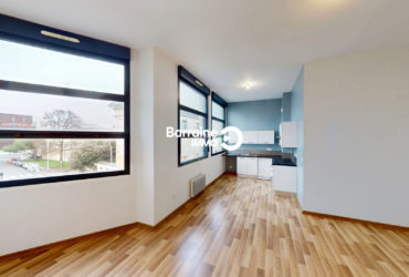 LORIENT CENTRE – GRAND T2 de 57m² AU DERNIER ETAGE