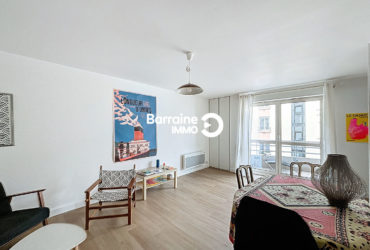 A  LOUER  BREST  CENTRE  VILLE  APPARTEMENT  T2  MEUBLE  BALCON  PARKING