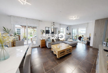 Maison spacieuse à vendre à Guilers – 5 chambres, jardin et confort moderne