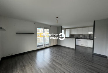 A VENDRE BREST BELLEVUE PLACE NAPOLEON III APPARTEMENT T4 85 M² HABITABLES 3 CHAMBRES ASCENSEUR BALCON