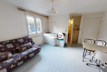 A vendre Exclusivité : Appartement Studio dernier étage  avec place de parking au coeur de Brest