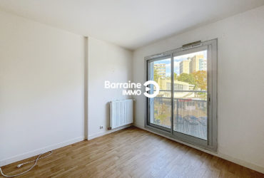 LOCATION BREST BELLEVUE STUDIO 26.07 M²  PLACE DE PARKING