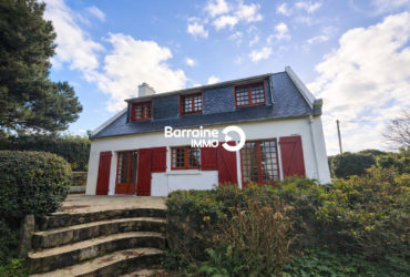 Vue mer et grand terrain arboré – Maison à rénover avec fort potentiel