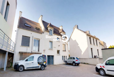 EXCLUSIVITE BARRAINE IMMO PLOUZANE IMMEUBLE AVEC APPARTEMENT LOCAL COMMERCIAL ET SOUS-SOL, PLACES DE PARKING, 295 M² DE SURFACE REF PZ00314-TH