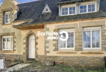 A VENDRE  LANVEOC  MAISON T6  140 M²  5 CHAMBRES  GARAGE  COUR
