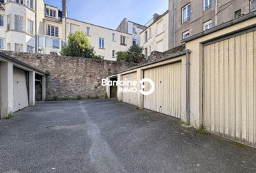A LOUER GARAGE FERME SAINT MICHEL