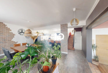 A VENDRE LE RELECQ-KERHUON MAISON 165 M² HABITABLES 5 CHAMBRES COUP DE COEUR