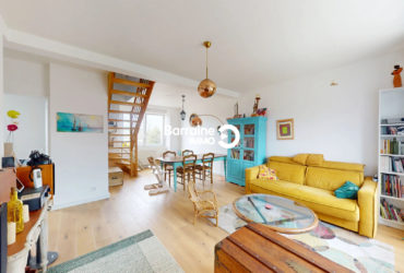 BARRAINE IMMO – BAUD – MAISON DE VILLE EN PIERRES NON MITOYENNE  SUR TERRAIN de 650m²