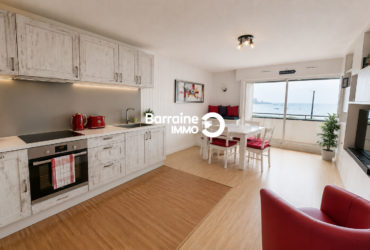 LOMENER – STUDIO VUE MER AVEC BALCON – PARKING ET CAVE