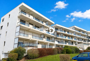 EXCLUSIVITÉ BREST FORESTOU – VENTE d&rsquo;un appartement T4 de 74.17 m² à BREST – Ascenseur – Terrasse 10.53 m² – Vue mer – Garage – Parking extérieur