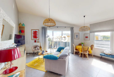 EXCLUSIVITE AGENCE – LORIENT  CENTRE – APPARTEMENT T3 AU DERNIER ETAGE AVEC ASCENSEUR  – BALCON/TERRASSE 7M²  ET PARKING PRIVE EN SOUS SOL