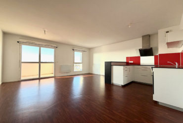 T4 BALCON ET ASCENSEUR – RUE JULES LESVEN – 87.20 m² - 5355KM