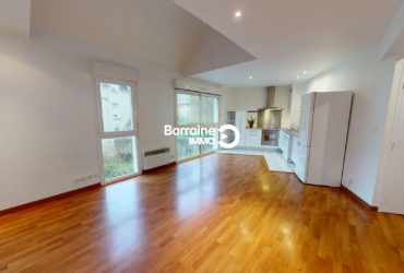 HENNEBONT CENTRE – APPARTEMENT EN DUPLEX AU DERNIER ETAGE AVEC ASCENSEUR