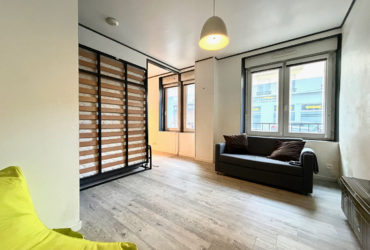 T1 MEUBLÉ – RUE D&rsquo;AIGUILLON – 28.80 m²