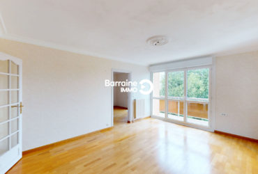 EXCLUSIVITÉ MENEZ-PAUL : DERNIER ÉTAGE, APPARTEMENT T4 – ASCENSEUR – DEUX BALCONS ET PARKING