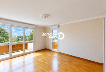 EXCLUSIVITÉ MENEZ-PAUL : DERNIER ÉTAGE, APPARTEMENT T4 – ASCENSEUR – DEUX BALCONS ET PARKING