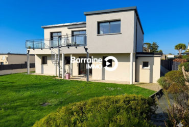 A VENDRE  LOCAMARIA PLOUZANE  TREGANA  MAISON DE 207M² HAB 5 CHAMBRES  2 SDB  JARDIN  PROCHE PLAGE