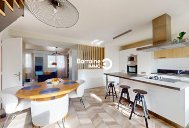 A VENDRE  MAISON T9 PLOUGONVELIN  PROCHE PLAGE + DEUX APPARTEMENTS